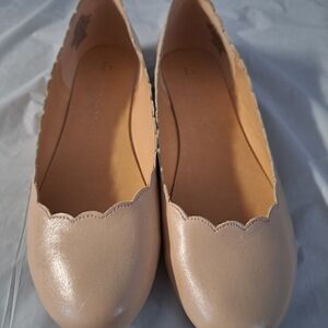 LC Lauren Conrad Beige Scalloped Flats